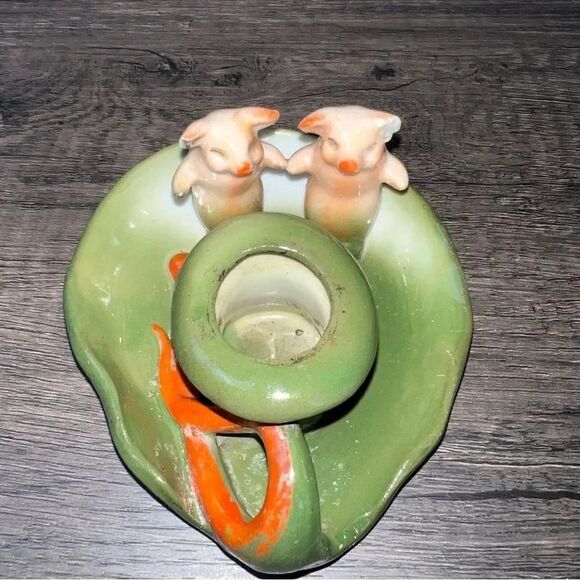 Vintage‎ Pigs on a Lily Pad Candlestick Holder - Picture 7 of 7